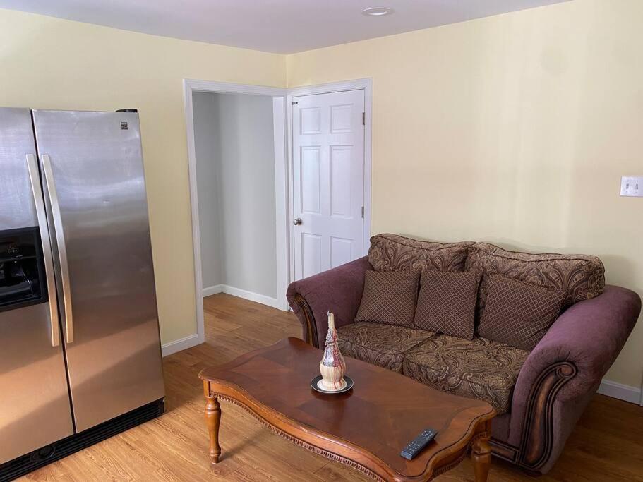 Sunny One Bedroom In Historic Downtown دوفر المظهر الخارجي الصورة